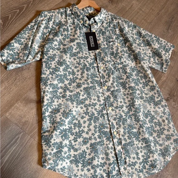 Ezekiel Blue and White Floral Button Down Shirt-size L- NWT - Picture 9 of 11